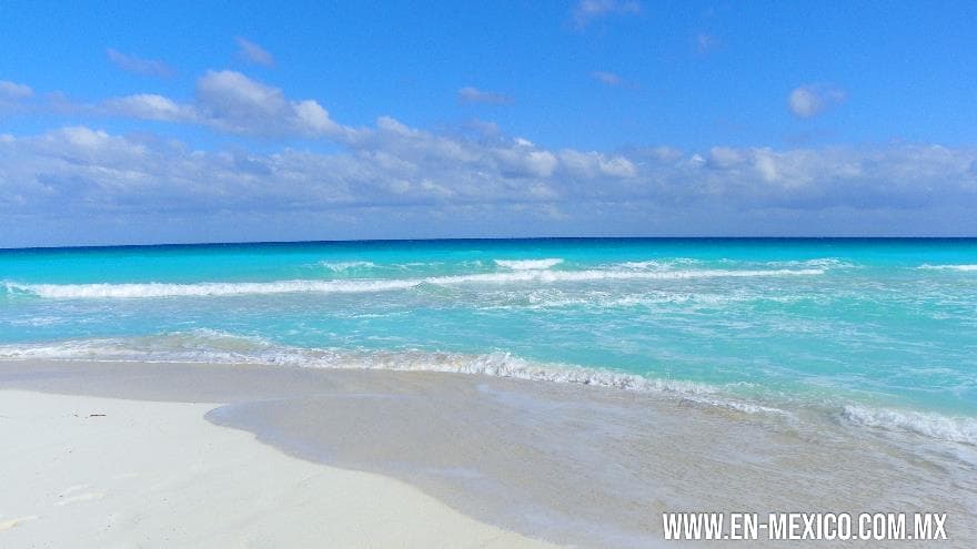 Playas Públicas de Cancún, Playa Delfines
