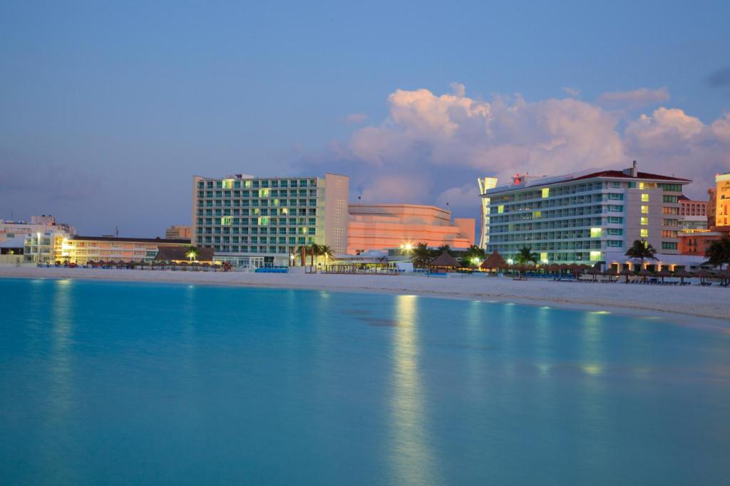 Hotel Krystal Cancún, Hoteles en la Zona Hotelera de Cancún
