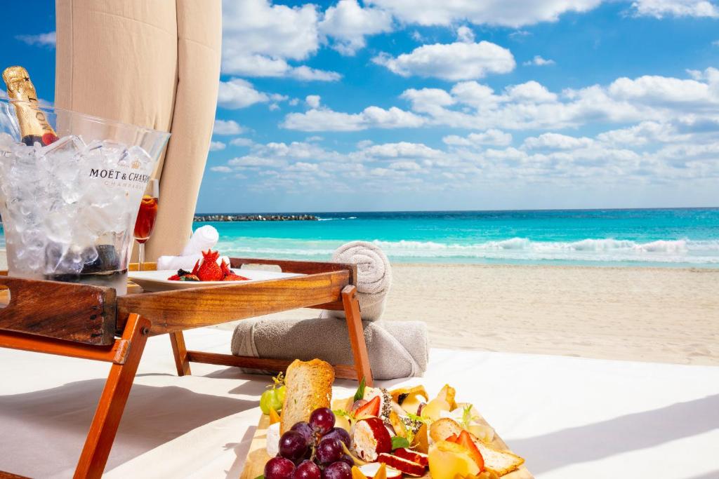 Hotel Krystal Cancún, Hoteles en la Zona Hotelera de Cancún