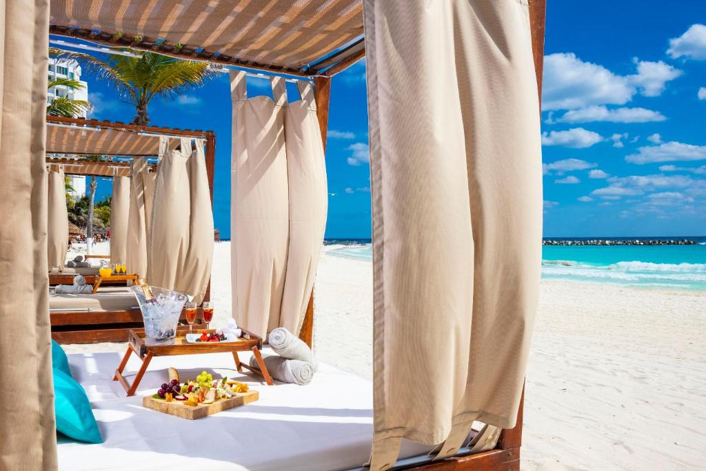 Hotel Krystal Cancún, Hoteles en la Zona Hotelera de Cancún