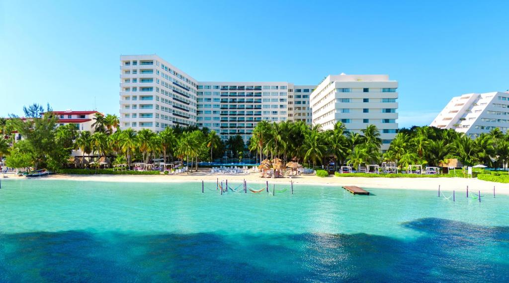 Oh! Cancun - The Urban Oasis & Beach Club