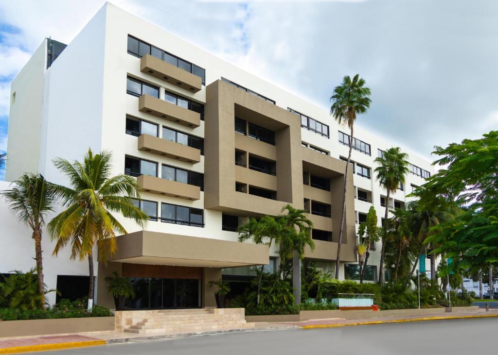 Oh! Cancun - The Urban Oasis & Beach Club