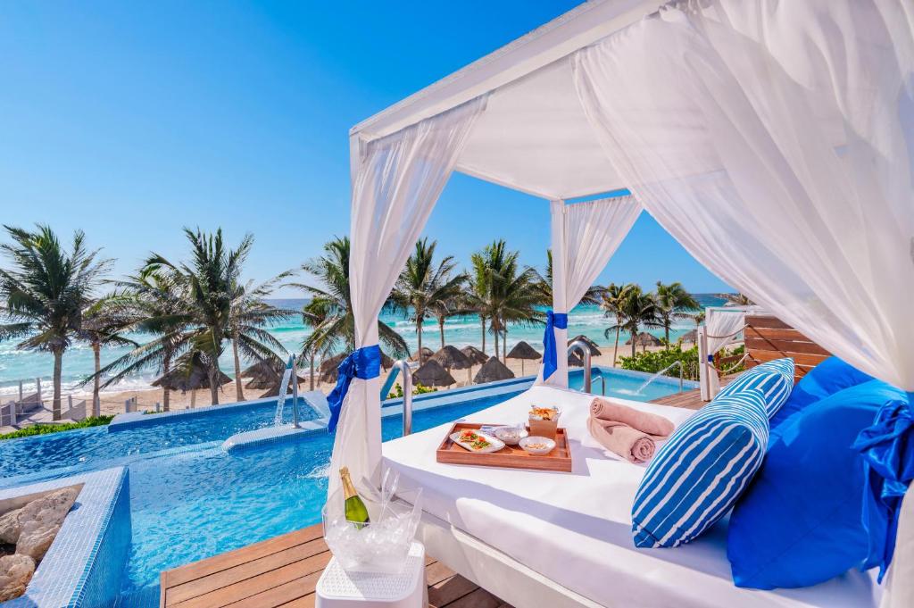 Oh! Cancun - The Urban Oasis & Beach Club