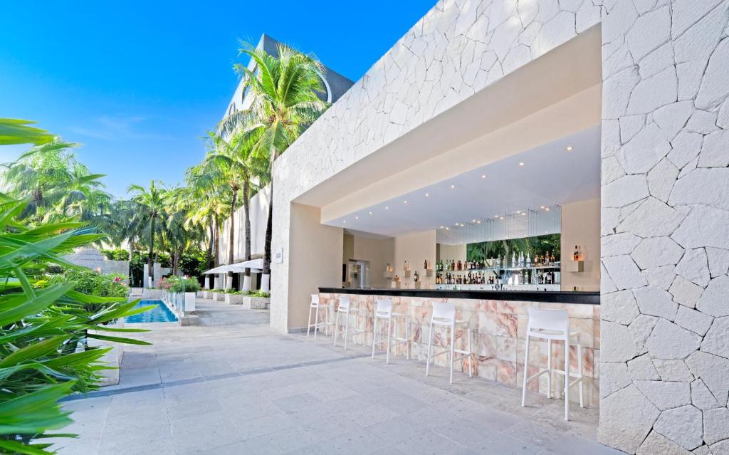 Oh! Cancun - The Urban Oasis & Beach Club