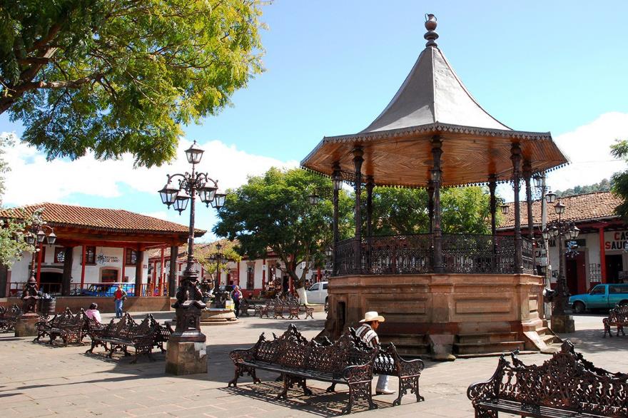 Plaza Principal en Santa Clara del Cobre